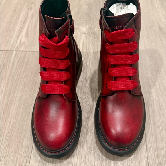 Alexander McQueen Boy’s Leather Lace-Up Boots In Welsh Red. EU 33/US 2. NWT. - Picture 2 of 7